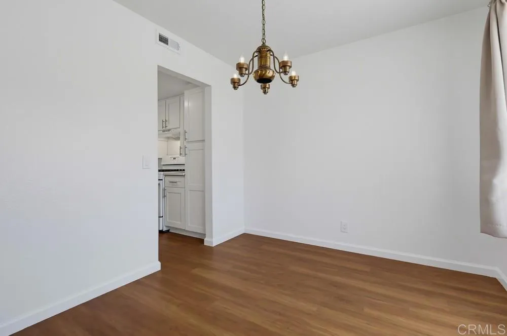 https://cdn.realtyfeed.com/cdn/127/306792999/698be9049a9e027a03bb63cb450f91d4.webp