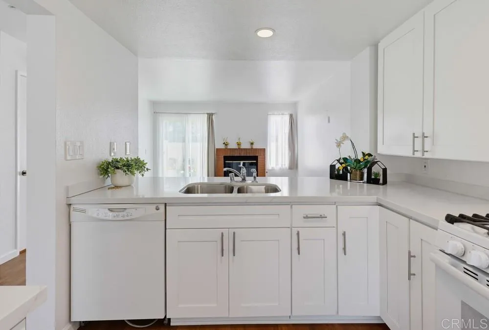 Photo #8: PTP2606232 Listing: Photo #8