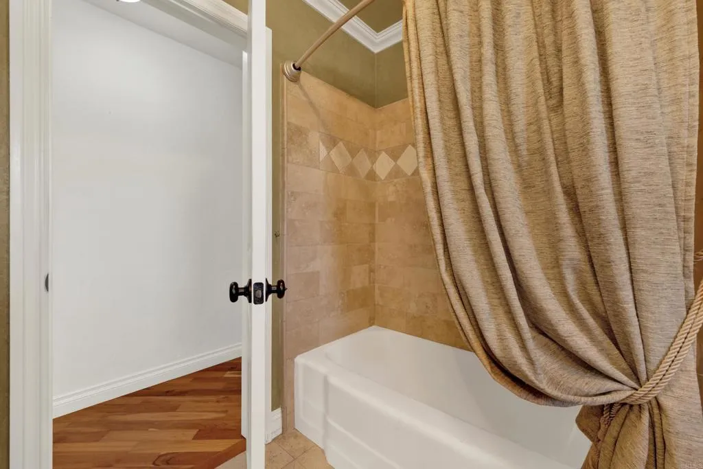 https://cdn.realtyfeed.com/cdn/127/306793061/146cb6d79528ef1b62c83930bff5276c.webp