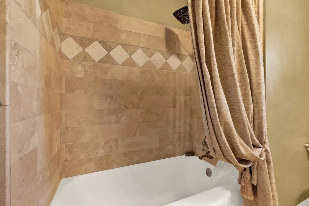 https://cdn.realtyfeed.com/cdn/127/306793061/a28b1d880c9382c24b26ef469ffa7e89.webp