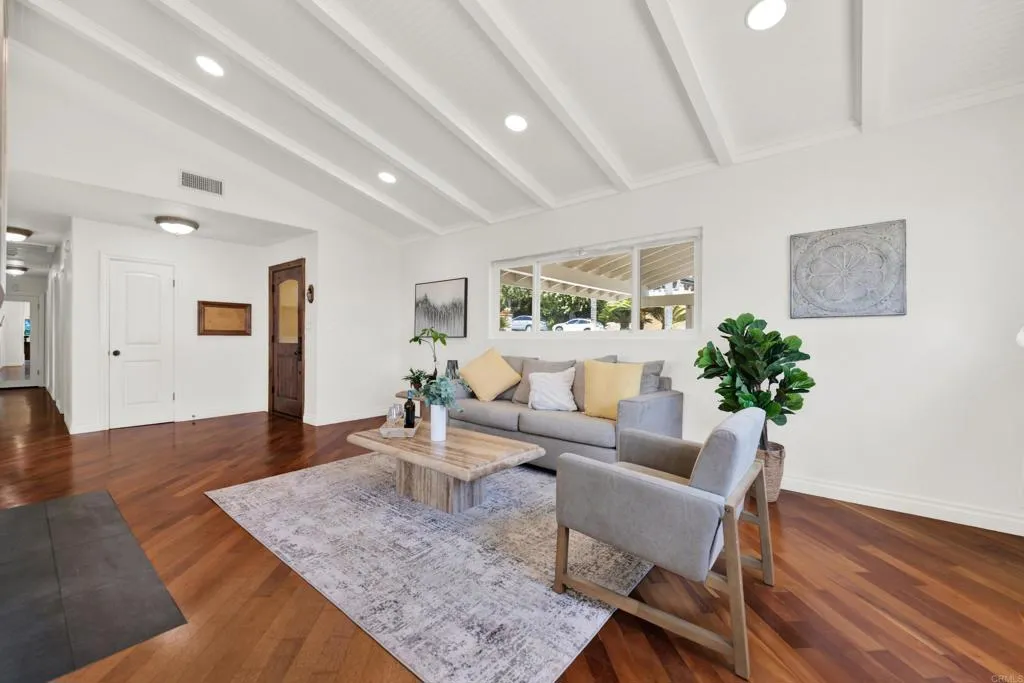https://cdn.realtyfeed.com/cdn/127/306793061/c7011c8f3dda5b46b01ef8d3a0b8f3d9.webp