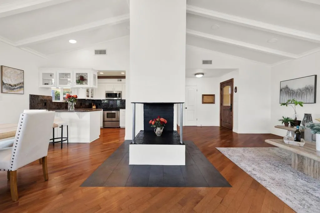https://cdn.realtyfeed.com/cdn/127/306793061/db6ac7ad5ba47f660330055d75314984.webp