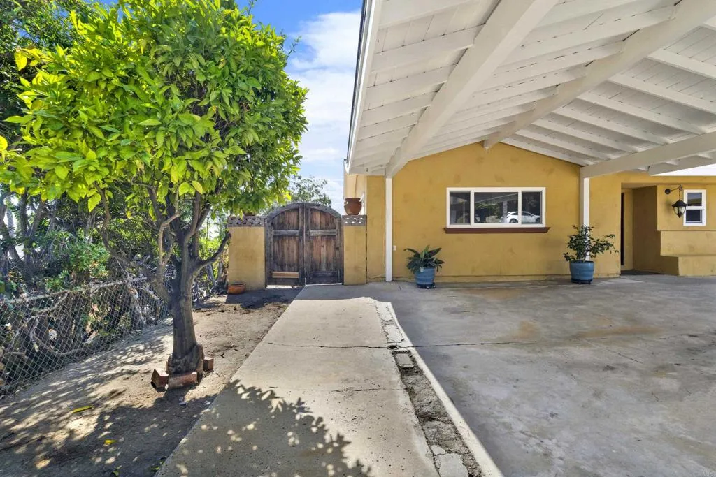https://cdn.realtyfeed.com/cdn/127/306793061/f857d7f9e5a43d3cb809dff81fee35a6.webp
