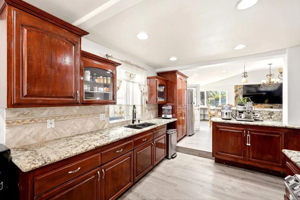 https://cdn.realtyfeed.com/cdn/127/306793073/4eb88fe9dd625f298e33363fe9d693d5.webp