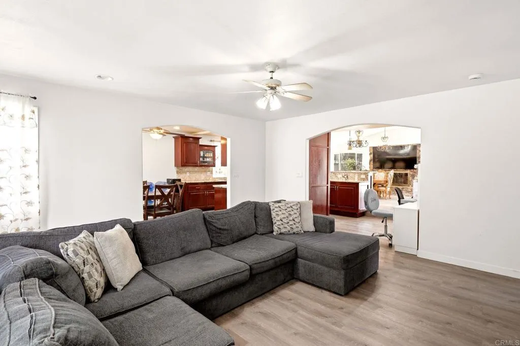 https://cdn.realtyfeed.com/cdn/127/306793073/b4c2c38a38fccd894ee4d3922118fb2e.webp