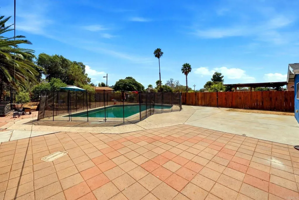 https://cdn.realtyfeed.com/cdn/127/306793073/ca2eaec9fc2839c6ec3b0e43ab4c0e25.webp