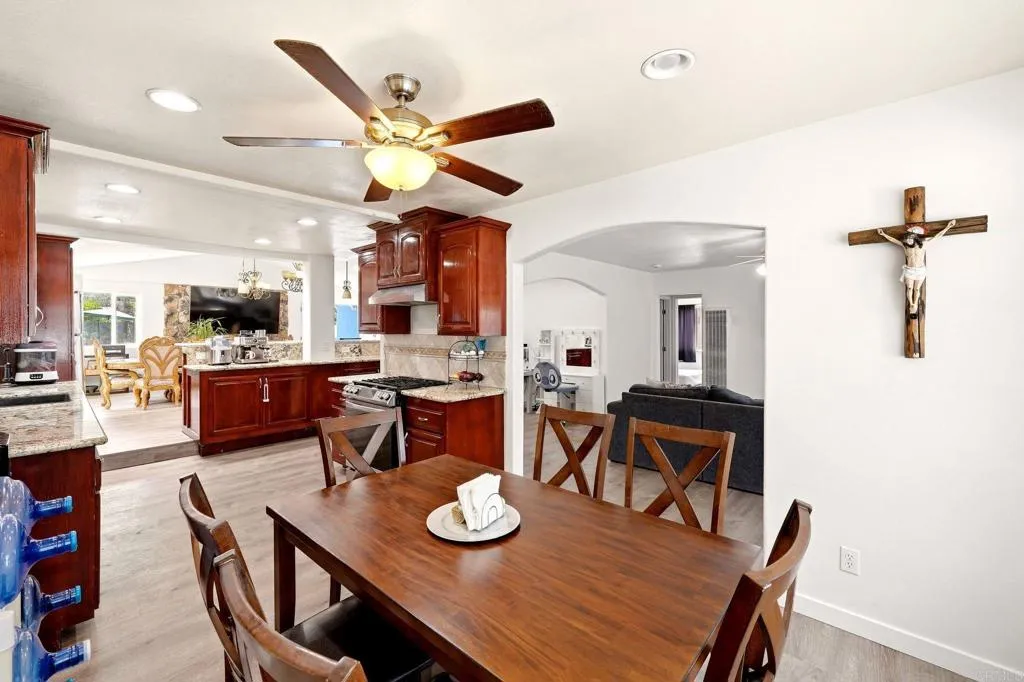 https://cdn.realtyfeed.com/cdn/127/306793073/d05388347c62a8bad985e5f16f3a27aa.webp