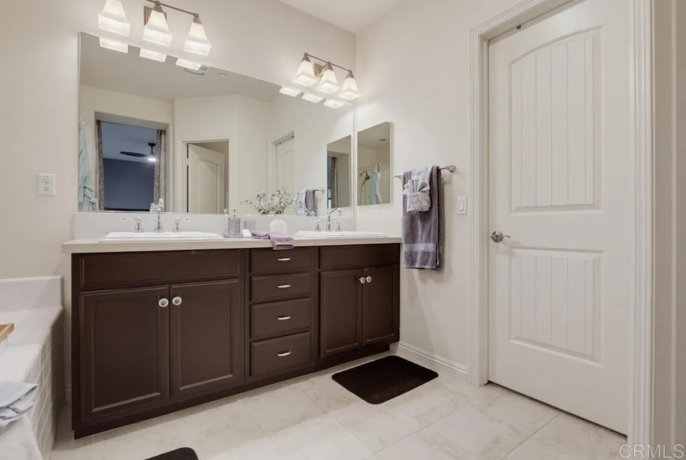 https://cdn.realtyfeed.com/cdn/127/306793076/6986fdb4bbf0bdbc229ec52ee4ccabc3.webp
