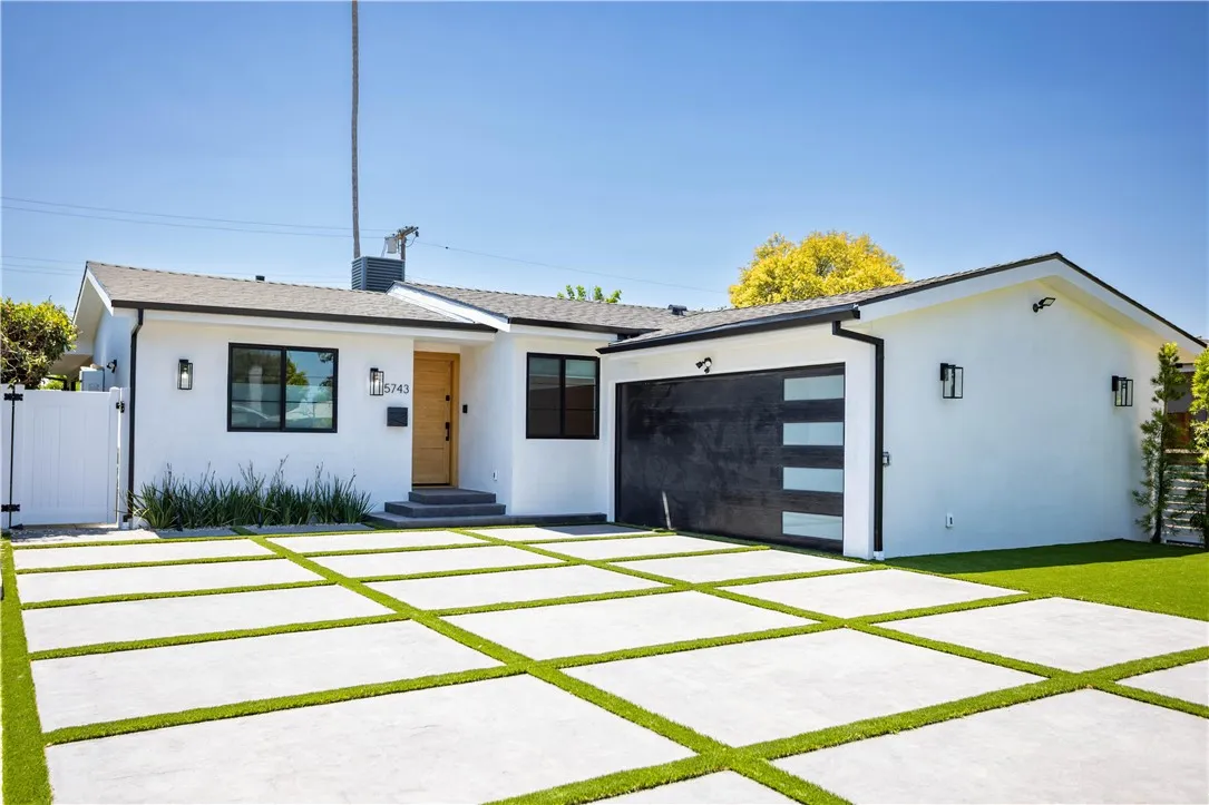 Sherman Oaks, CA 91411