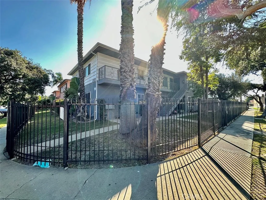 Inglewood, CA 90303
