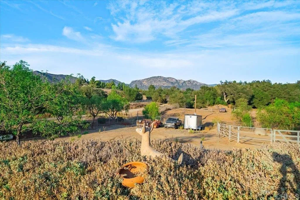 https://cdn.realtyfeed.com/cdn/127/306793139/5dd1d202280ced377f8b7a4fa7e9ec14.webp