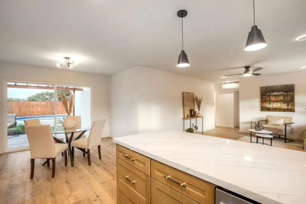 https://cdn.realtyfeed.com/cdn/127/306793210/7f1f65f5ad55ba0e0f1504e1e34016d7.webp