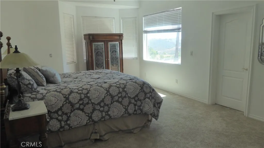 https://cdn.realtyfeed.com/cdn/127/306793216/b1e8a1a0e1fa076170c0fd03e5465b9f.webp