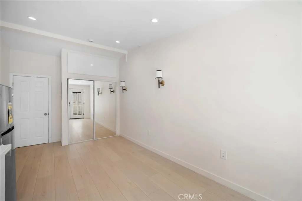 Woodland Hills, CA 91367