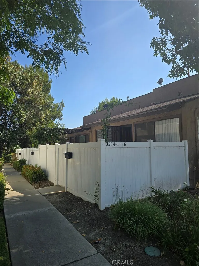 Fullerton, CA 92833