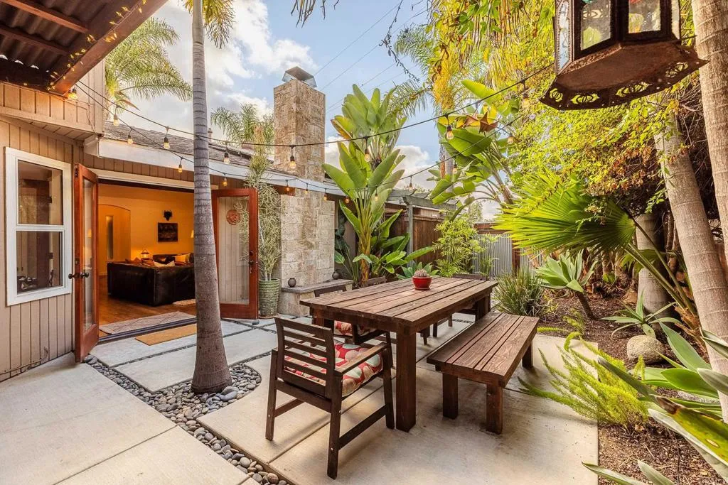 https://cdn.realtyfeed.com/cdn/127/306793242/001ddeaac53c2eaf27b676314870bb31.webp