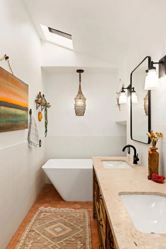 https://cdn.realtyfeed.com/cdn/127/306793242/120b1073bc946273c7c8fbc5ee066b84.webp