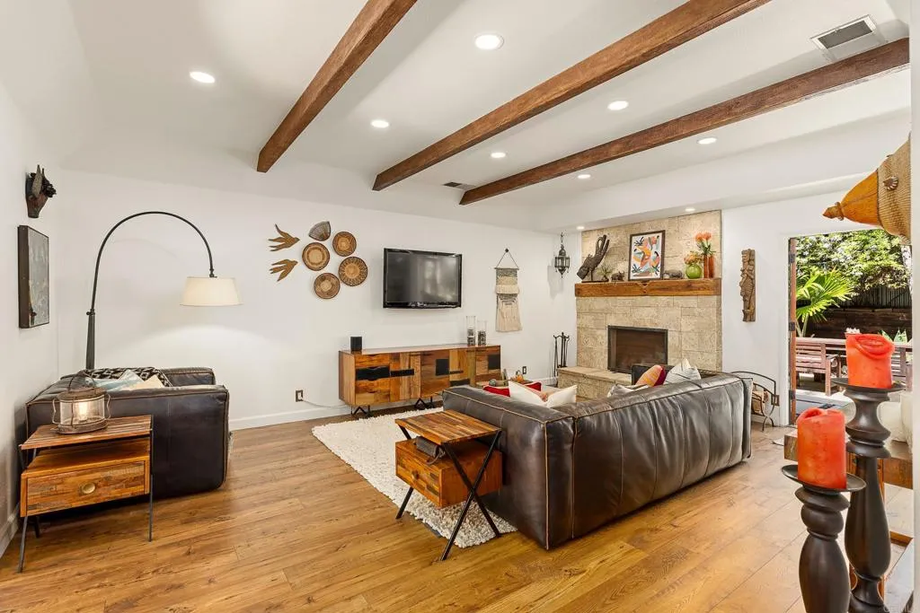 https://cdn.realtyfeed.com/cdn/127/306793242/6f0104a969a6b9b338921d17429fe0dc.webp