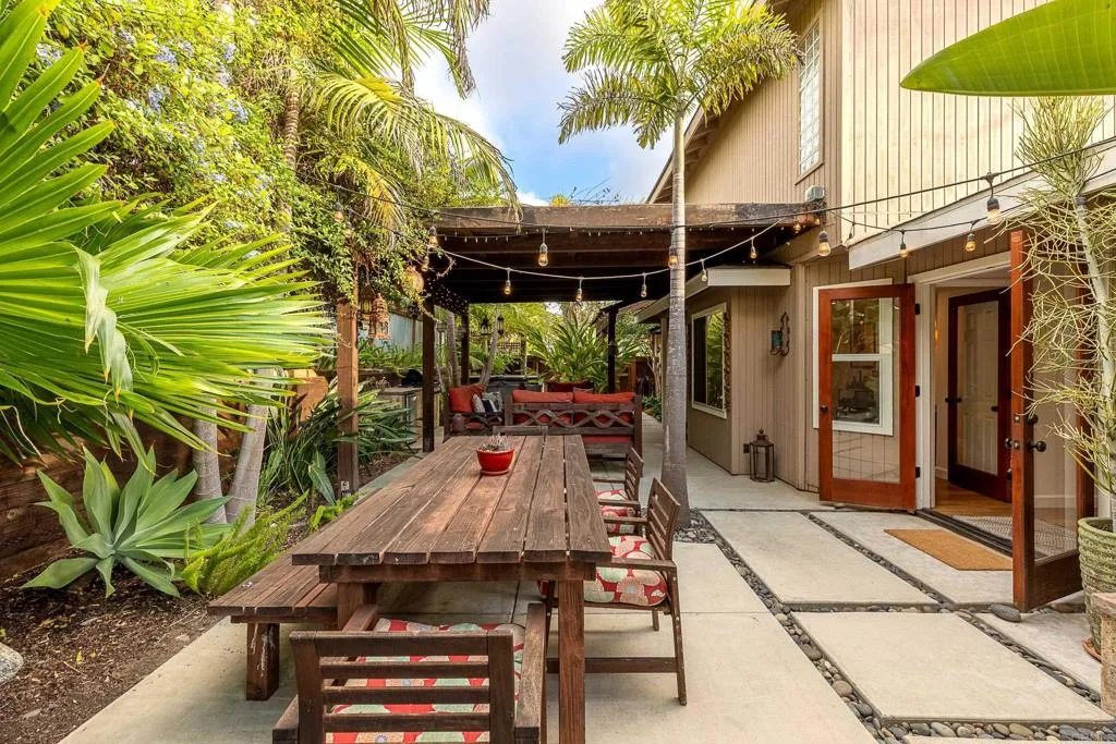https://cdn.realtyfeed.com/cdn/127/306793242/76f94b7be78dc25a4184cc07d07fede3.webp