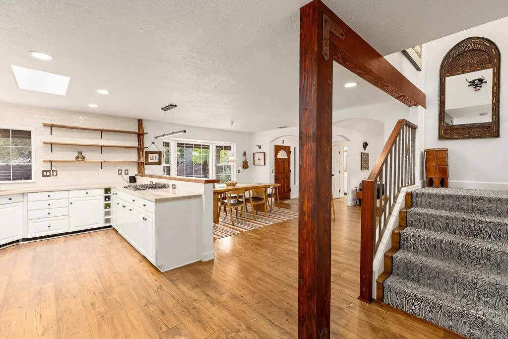 https://cdn.realtyfeed.com/cdn/127/306793242/8f0eda5ccc8ab3063ddffc08ac7ac646.webp