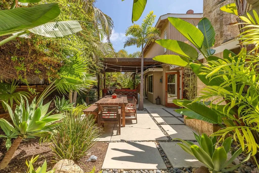 https://cdn.realtyfeed.com/cdn/127/306793242/befd4b9a7100c2607a0f3e9042dbd32d.webp