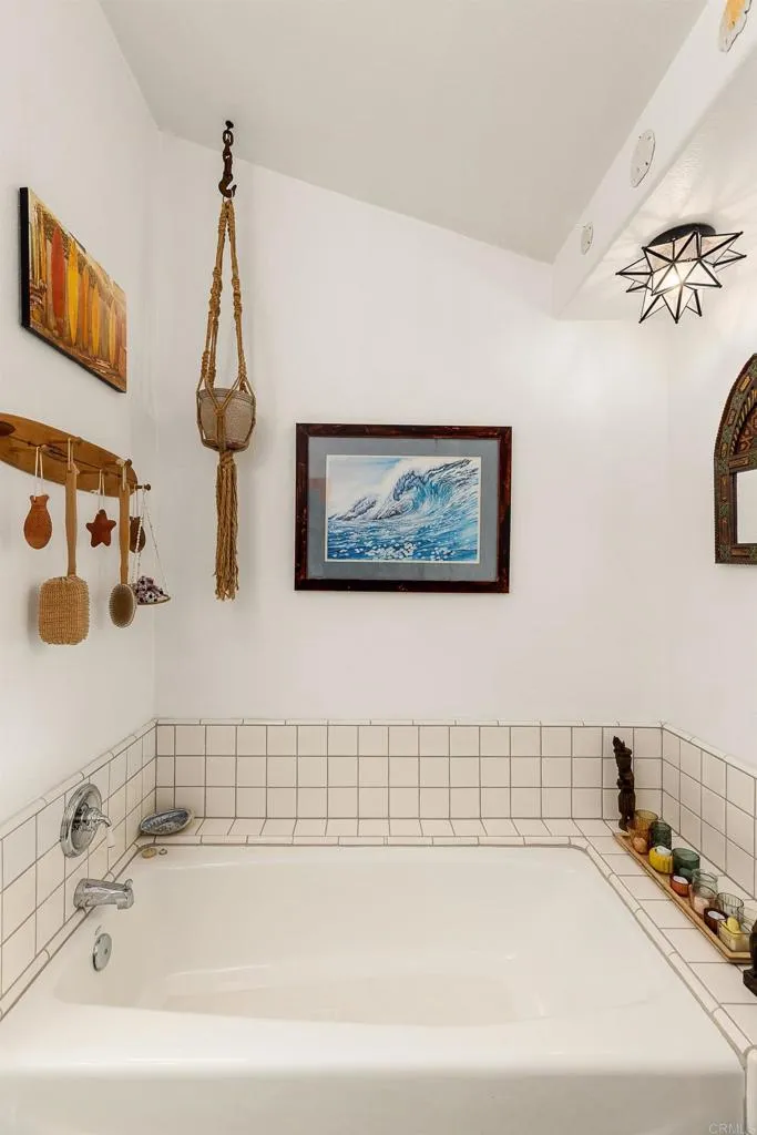 https://cdn.realtyfeed.com/cdn/127/306793242/ef6d2b9d200e110556e17dd2da4cadb6.webp