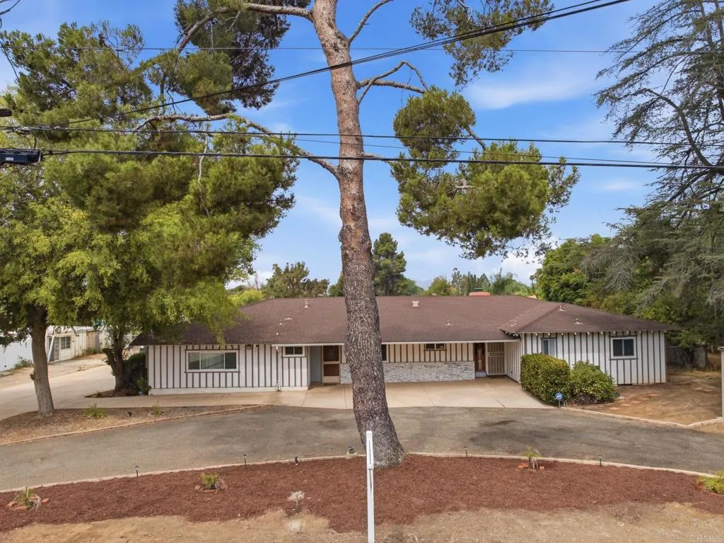 https://cdn.realtyfeed.com/cdn/127/306793251/165c8f74dda7edf3b1c84cdefa915fbe.webp