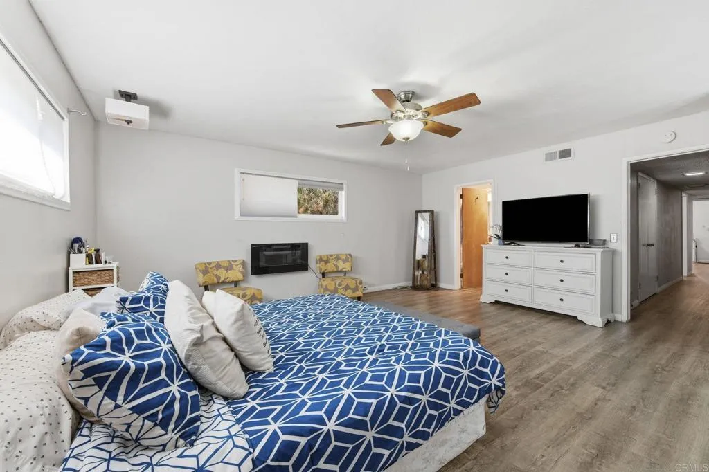 https://cdn.realtyfeed.com/cdn/127/306793251/3474c6f8f05042cfe469982dc18eefab.webp