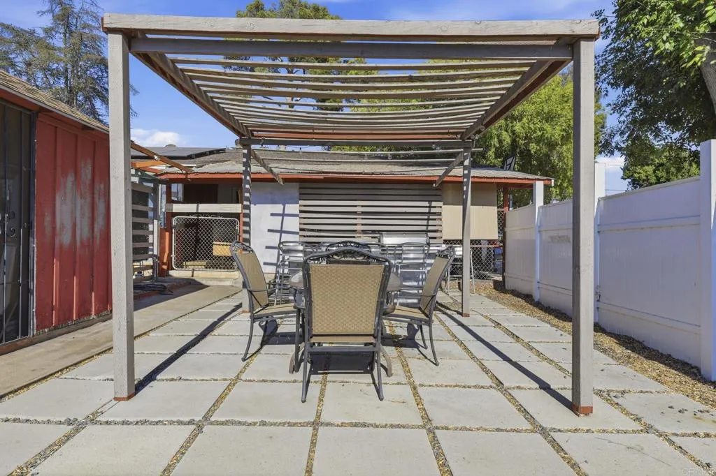 https://cdn.realtyfeed.com/cdn/127/306793251/49b6670c7b5d83f1cbf79fa010906a13.webp