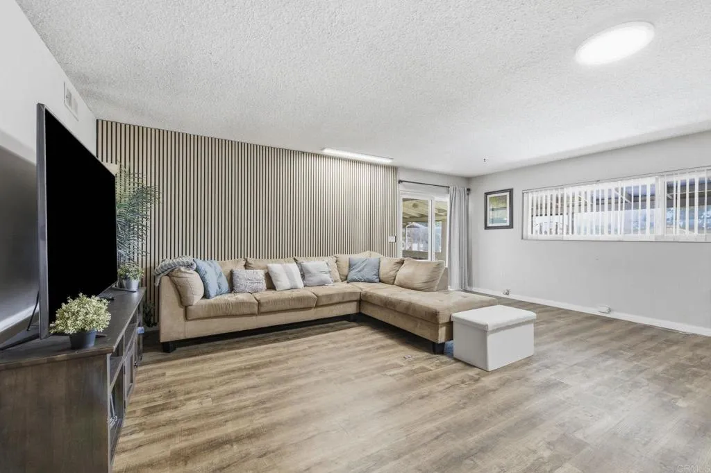 https://cdn.realtyfeed.com/cdn/127/306793251/7bdae2d001cc4fb413b1ea33c7b2c77a.webp
