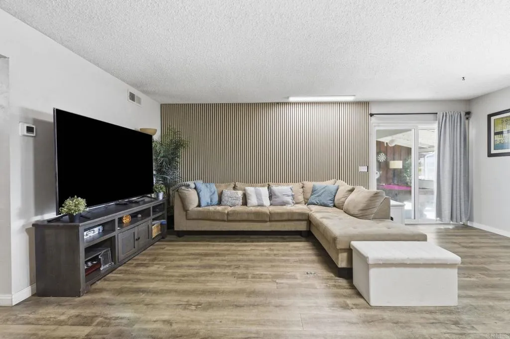 https://cdn.realtyfeed.com/cdn/127/306793251/ad44483a5beb4b5aa860fa12dc83935b.webp