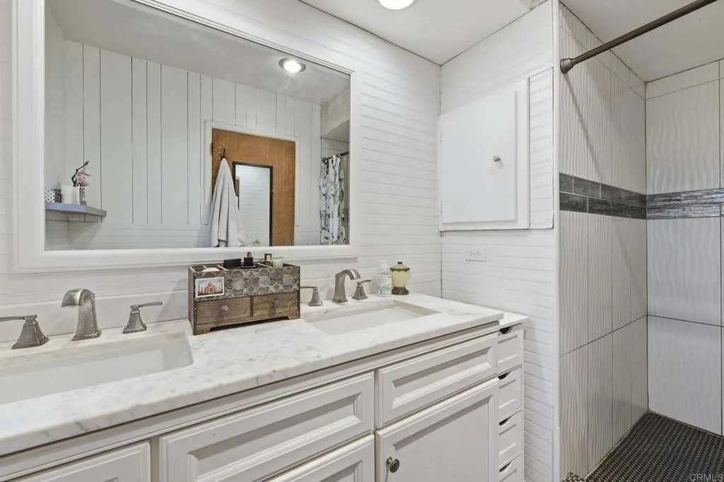 https://cdn.realtyfeed.com/cdn/127/306793251/b1ea2831d7b35ac065694783a395fb99.webp