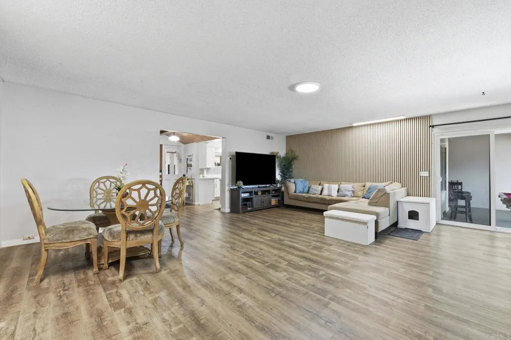 https://cdn.realtyfeed.com/cdn/127/306793251/d0f31354d3afb5690490d40e4b965dc1.webp