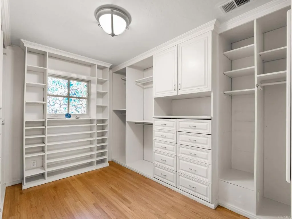 https://cdn.realtyfeed.com/cdn/127/306793273/0cf5e726202c87334cb14750939c05c4.webp