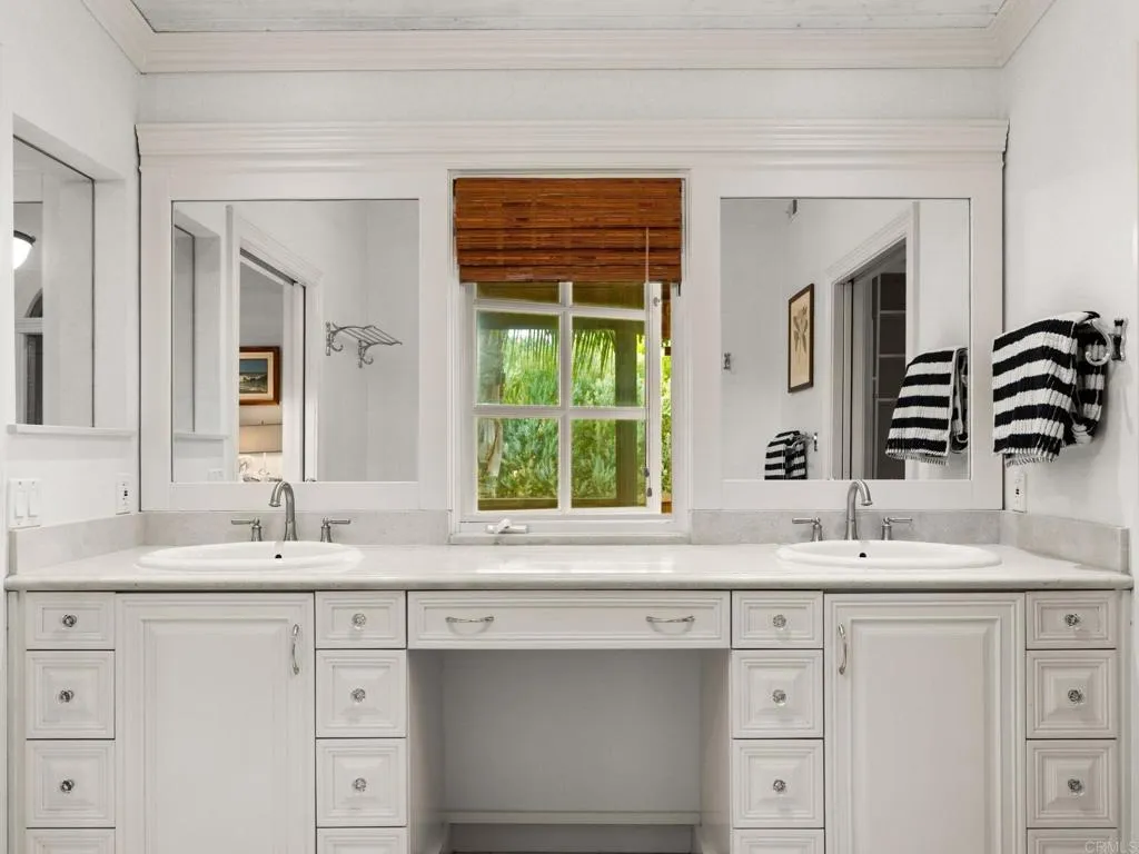 https://cdn.realtyfeed.com/cdn/127/306793273/2ea406702169966bbd868bad3b35871f.webp