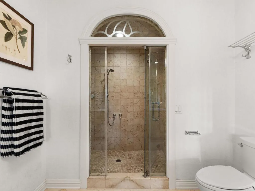 https://cdn.realtyfeed.com/cdn/127/306793273/933ab025ebd35fff906c08c4b1012570.webp