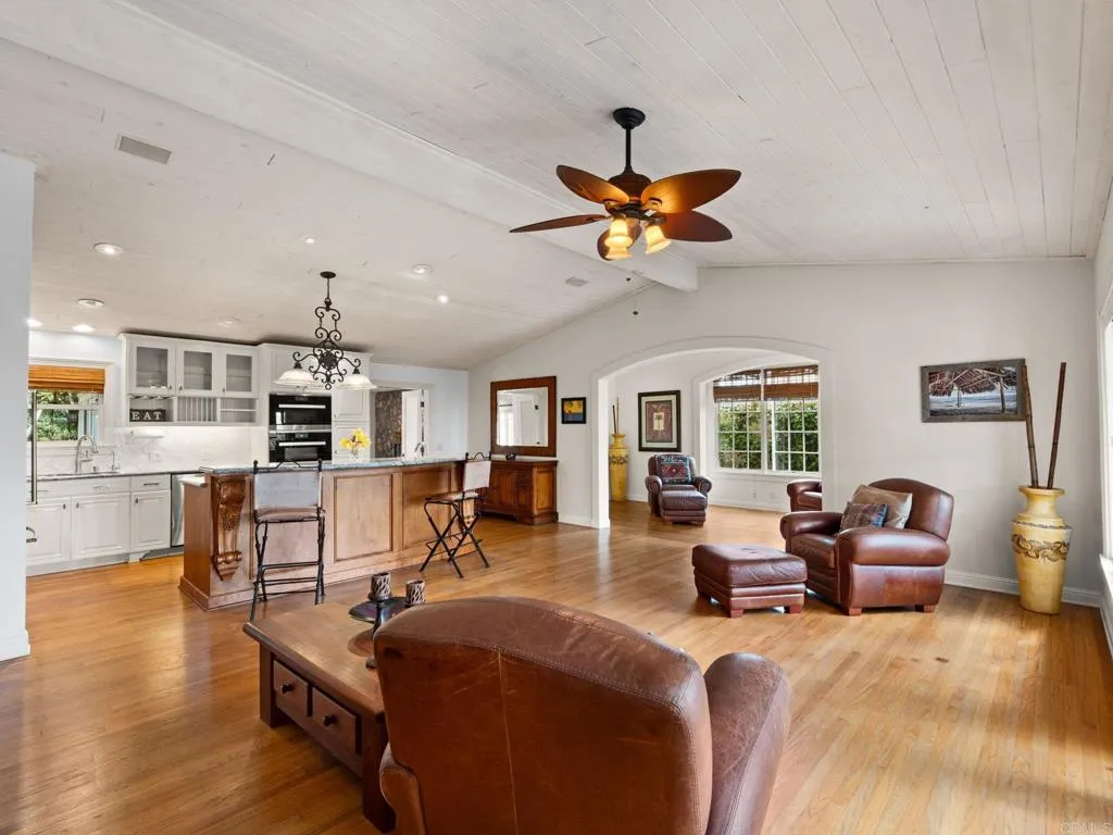 https://cdn.realtyfeed.com/cdn/127/306793273/bd8c9a74e993f3146dd2698276dcc8fe.webp