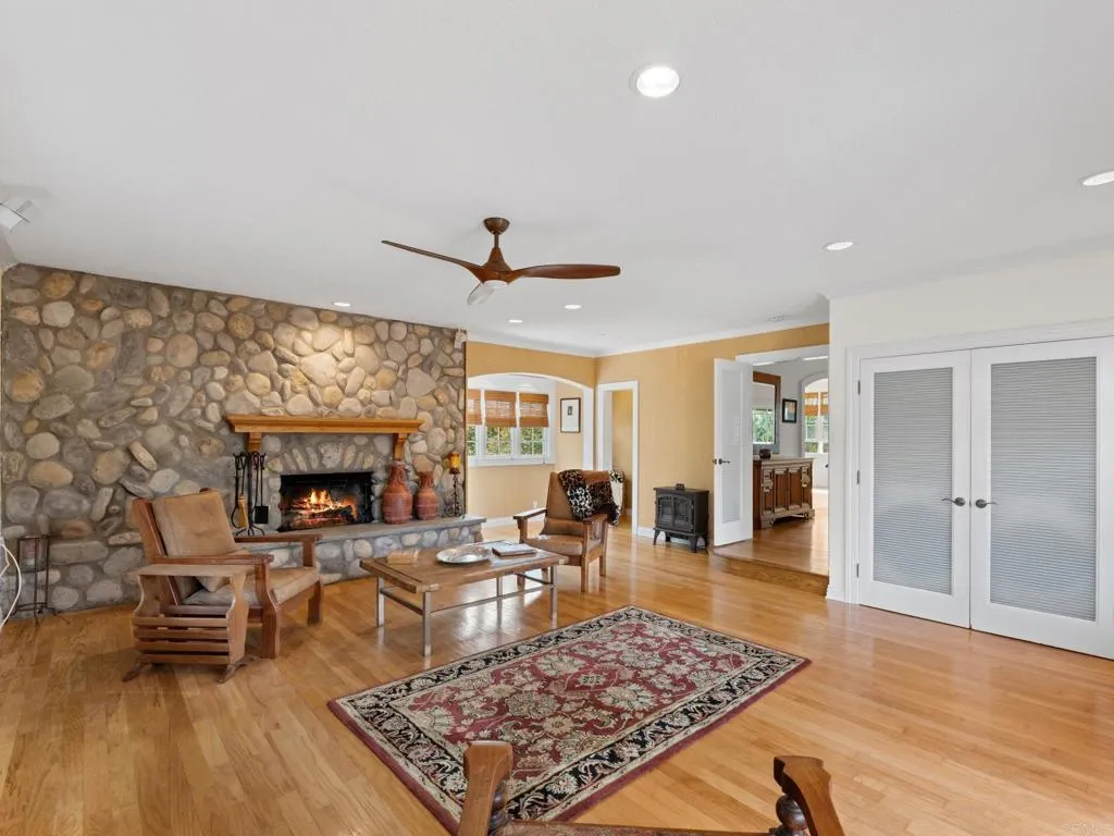 https://cdn.realtyfeed.com/cdn/127/306793273/c57224d3fc530fb116a327765565376c.webp