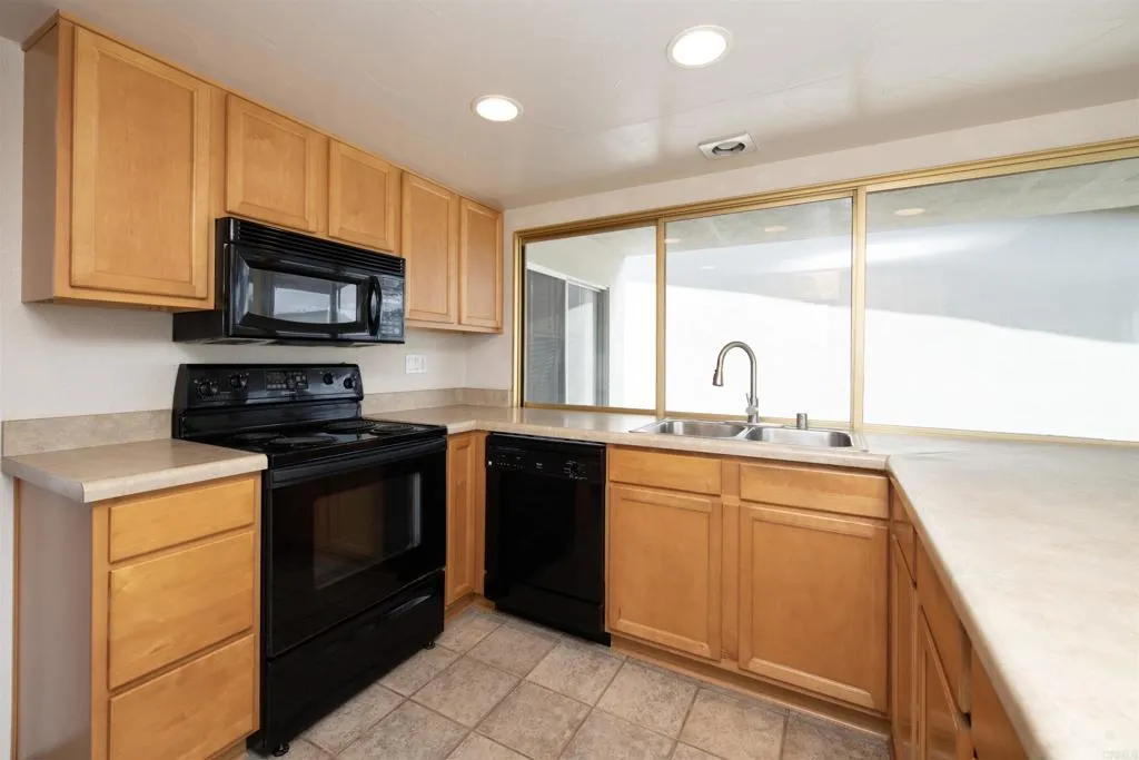 https://cdn.realtyfeed.com/cdn/127/306793278/141d85d71cb5b1f91ed8a76033e2794c.webp