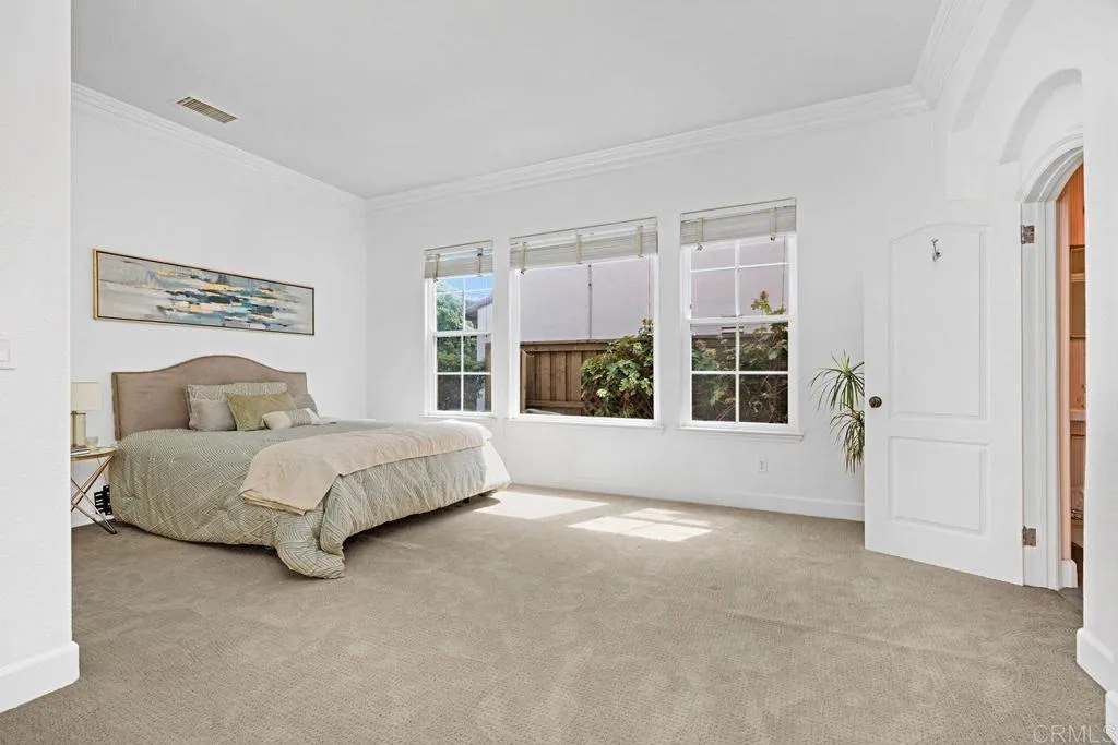 https://cdn.realtyfeed.com/cdn/127/306793322/b0f724db2c1b661c35c752b245934475.webp