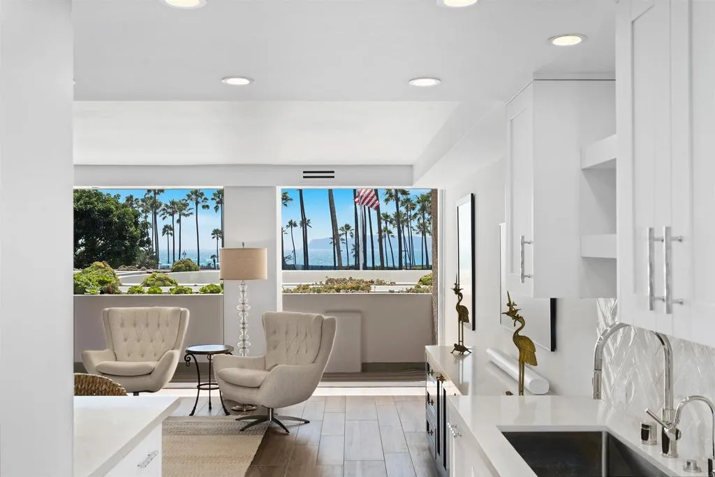 1820 Avenida Del Mundo Unit 101, Coronado, CA 92118 - Photo 3 of 27, Coronado, CA