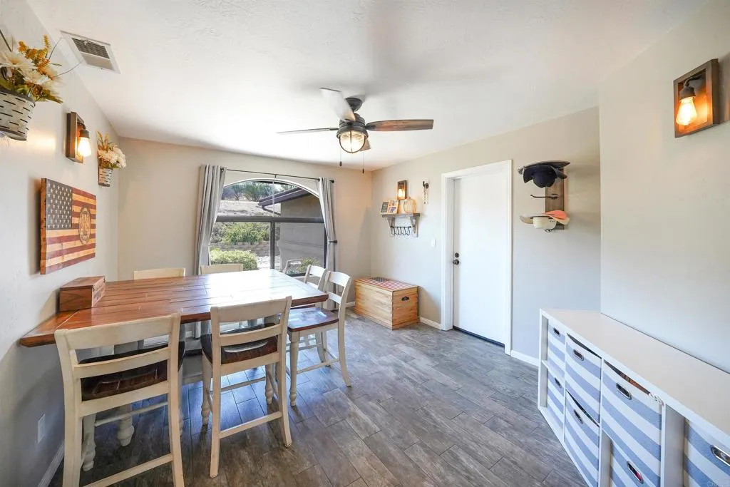 https://cdn.realtyfeed.com/cdn/127/306793382/704f1858a65242114f6dfc250186b46d.webp
