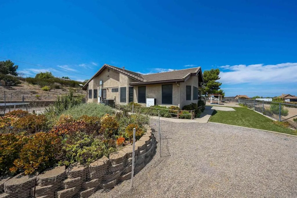 https://cdn.realtyfeed.com/cdn/127/306793382/94fc103a89eba005906ea1e229f2790f.webp