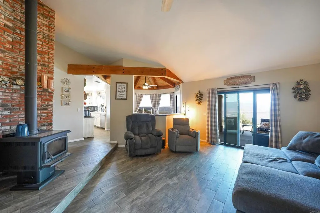 https://cdn.realtyfeed.com/cdn/127/306793382/a3441a7185fdcfc9bfaf8296da1cab18.webp