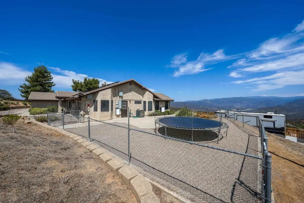 https://cdn.realtyfeed.com/cdn/127/306793382/eddd481c7117d4911e7ecb8017e0867f.webp
