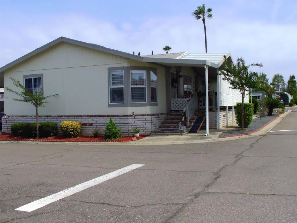 https://cdn.realtyfeed.com/cdn/127/306793430/44d11000ad5d1e83d2a67a47f0f7def3.webp