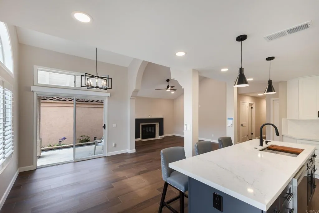 https://cdn.realtyfeed.com/cdn/127/306793440/427b5a0a2bcb1138192dfc3ecccb30d2.webp