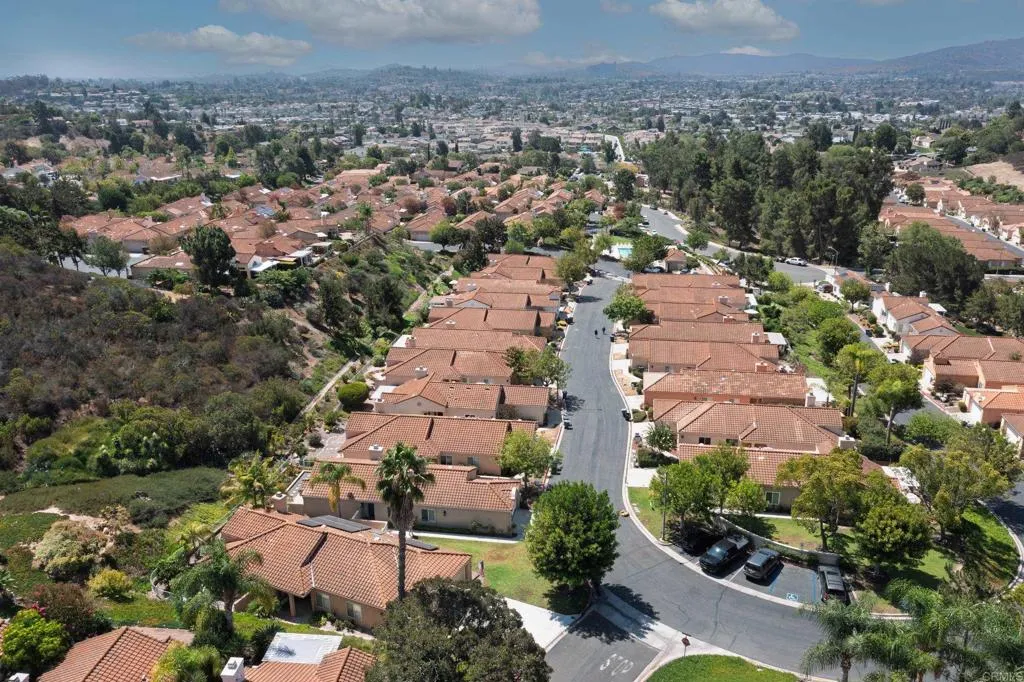 https://cdn.realtyfeed.com/cdn/127/306793440/b8d61facaca3bc717f806d537281ca68.webp