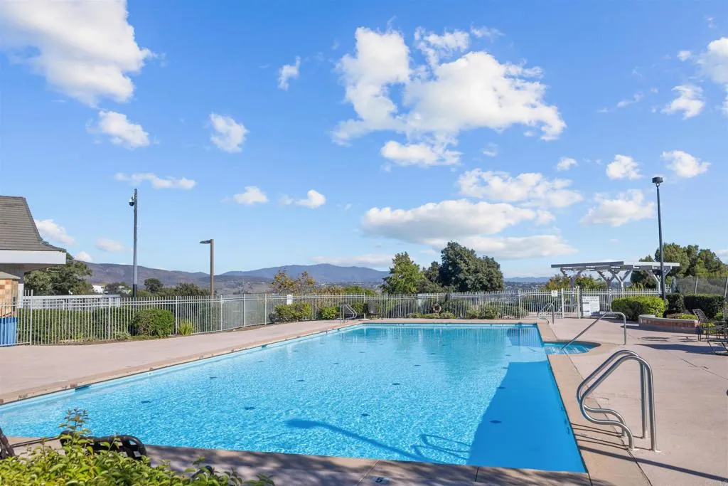 https://cdn.realtyfeed.com/cdn/127/306793497/9e1953210be15a2953f2c590d133bd36.webp