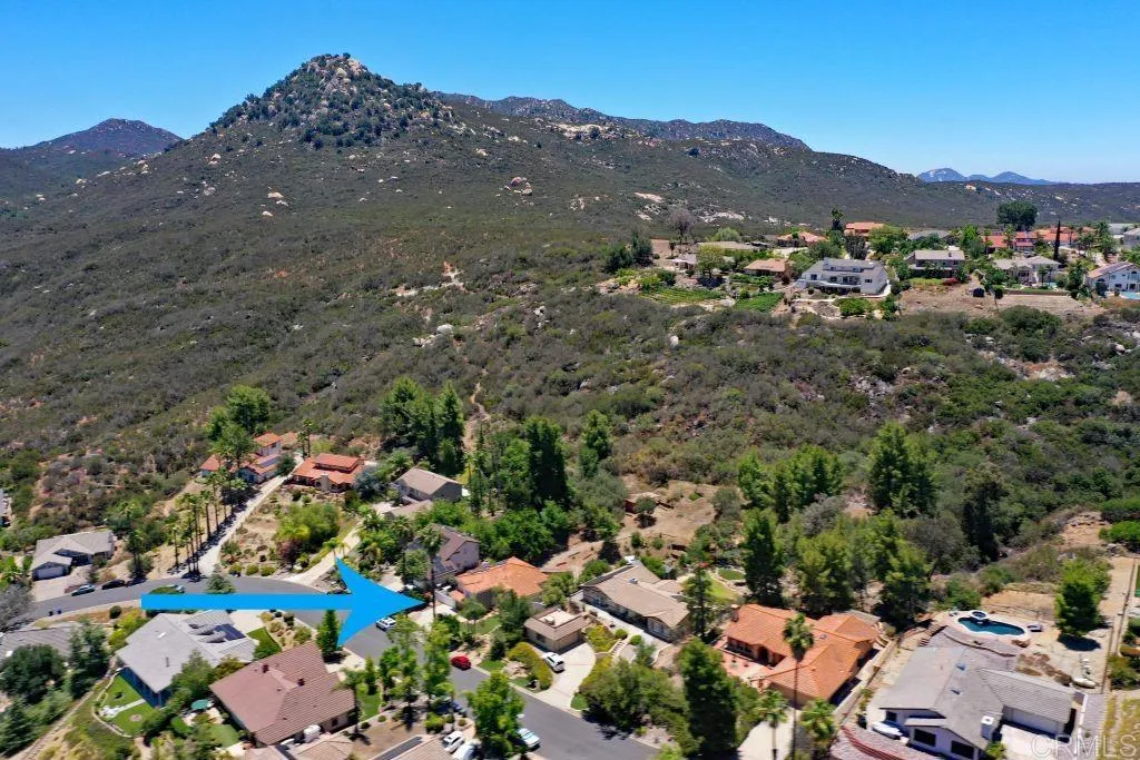 https://cdn.realtyfeed.com/cdn/127/306793521/8f5bd720311ea842bd7ee8019f70c1d4.webp